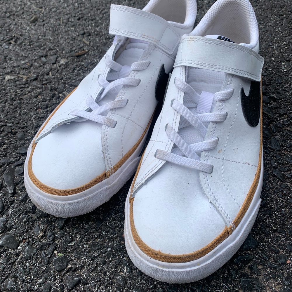 Nike Court Legacy